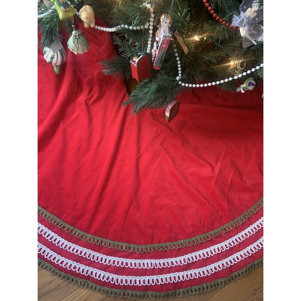 50” Arctic Holiday Red Velvet Tree Skirt Green White Rope Trimmed Satin Lined